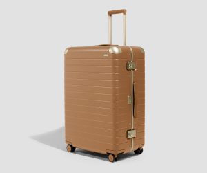 The Aluminum Edge Large in Cognac Brown